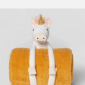 Pillowfort UNICORN Throw Blanket and Plush Animal Buddy Set 50 X 60